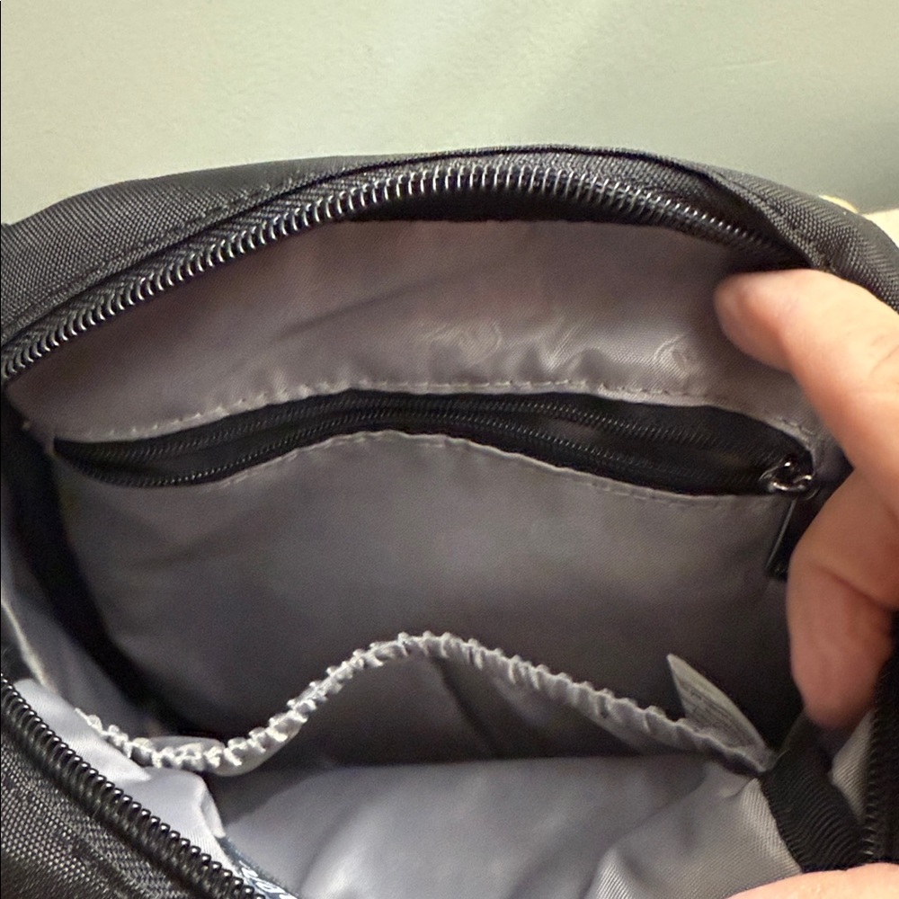 Lug Flapper black Bag - Picture 10 of 11